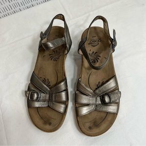 Abeo pewter silver metallic sandals size 8